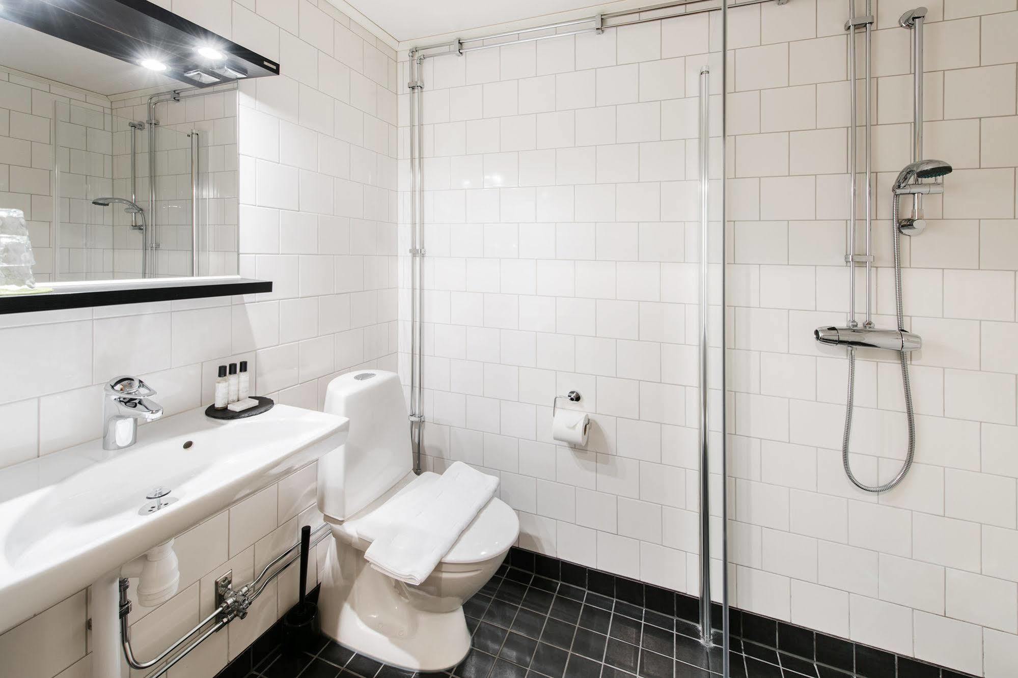 Spis Hotell Naran Luleå Kültér fotó